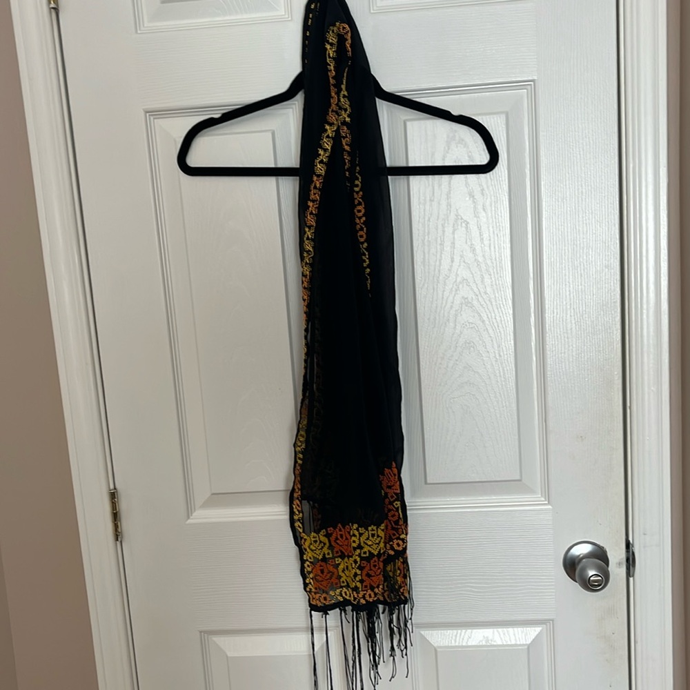 Arab Stitched Black Scarf
